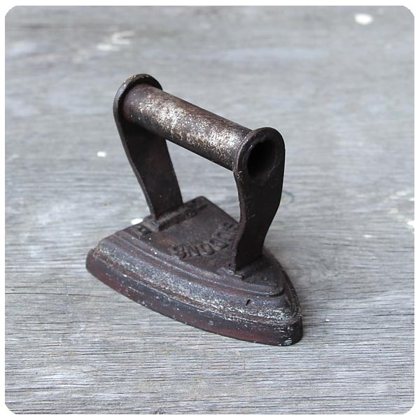 イギリス アンティーク アイアンアイロン 鉄製 ブロカント ドア