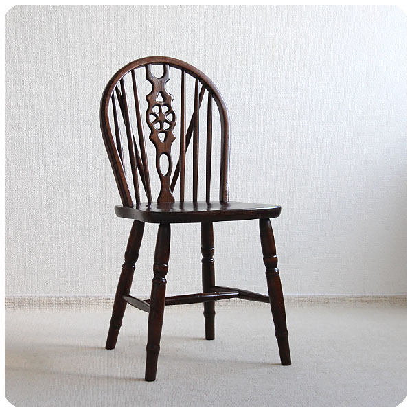 ルーマニア製 アンティーク調 ホイールバックチェア Q-031