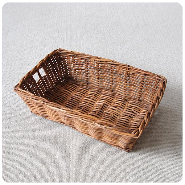 イギリス アンティーク バスケット ピクニックバスケット かご 籐 ラタン 雑貨「収納トレイ」V-673 織物収納バスケット 籐製トレイ  織物バスケット パン籐 フルーツボウル 籐 収納箱 ブレッドバスケット ガーリック ブレッドエッグバ 織物収納バスケット おもちゃ収納ボックス キッチン 籐 パンバスケット 正方形 フルーツトレイ 収納 ホームデコレーション (サイズ