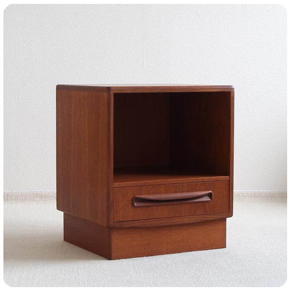 イギリス ヴィンテージ G-PLAN ベッドサイドキャビネット/フレスコ  