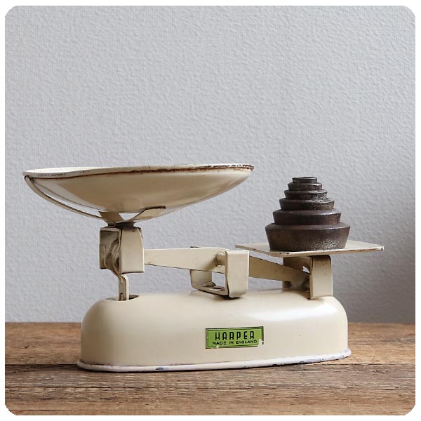 イギリス ヴィンテージ Harper社製 スケール 天秤はかり アンティーク ディスプレイ 可愛いクリーム グリーン Z 173 イギリス ヴィンテージ Harper社製 スケール 天秤はかり アンティーク ディスプレイ 可愛いクリーム グリーン Z 173