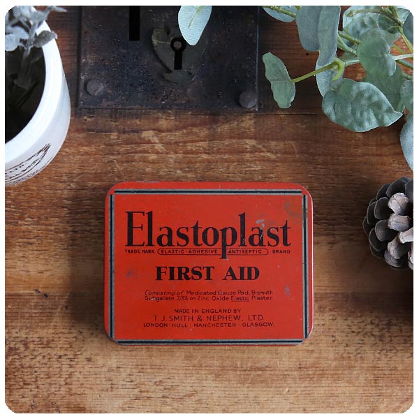 イギリス アンティーク Elastoplast ファーストエイド缶 ティン 絆創膏 ブリキ インテリア雑貨 収納 可愛いバンドエイド缶 Z