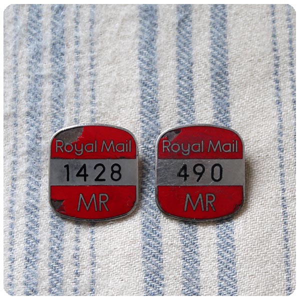 イギリス アンティーク ロイヤルメールバッジ2個セット/国営郵便局/コレクタブル/ポストマン/雑貨【ROYAL MAIL】M-588