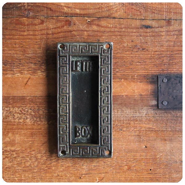 イギリス アンティーク ブラス レタースロット/郵便受け/真鍮製/建具【LETTER BOXのエンボス文字がステキ】M-640