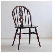 イギリスから直接買い付けてきたアンティークアーコールチェア