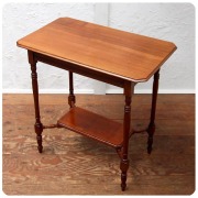 イギリスから直接買い付けてきたアンティークテーブル｜antique