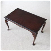 イギリスから直接買い付けてきたアンティークコーヒーテーブル