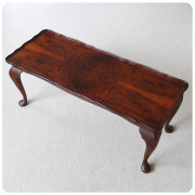 イギリスから直接買い付けてきたアンティークコーヒーテーブル