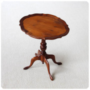 イギリスから直接買い付けてきたアンティークテーブル｜antique