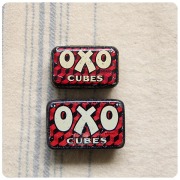 イギリス アンティーク OXO缶2個セット オクソ ブリキ缶（TIN缶）インテリア ヴィンテージ 店舗什器【ストレージティン】Q-267