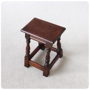 イギリス アンティーク調 ミニテーブル 家具 サイドテーブル 花台 ディスプレイ台 インテリア 店舗什器「スツールにも」Q-433