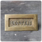 イギリス アンティーク ブラス レタースロット 郵便受け 建具金物 真鍮製 インテリア 店舗什器「LETTERSエンボス文字」Q-456