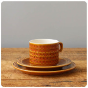 イギリス ヴィンテージ ホーンジー カップ＆ソーサ― トリオ ケーキ皿 陶磁器 食器 花柄 サフラン「HORNSEA SAFFRON」Q-563
