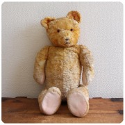 イギリスから届いた世界中で愛され続けるテディベアやぬいぐるみ ...