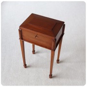 イギリス.アンティーク 家具 イギリス アンティーク 脚付きソーイングボックス/英国製/ツール