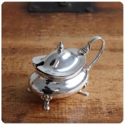 インドのシルバーコンディメント（塩、ペッパー容器）　アンティーク イギリス アンティーク シルバープレート ソルトディッシュ/スパイス