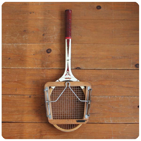 イギリス ビンテージ 木製テニスラケット/ラケットプレス付き/インテリア/Dunlop【雰囲気つくりのディスプレイに】N-704