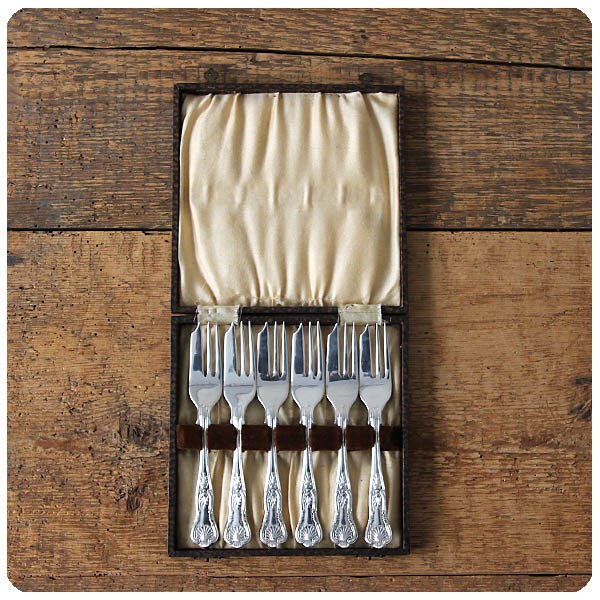 イギリス アンティーク シルバープレート デザートフォーク6本セット カトラリー ディスプレイ 店舗什器「銀メッキ」Q-097
