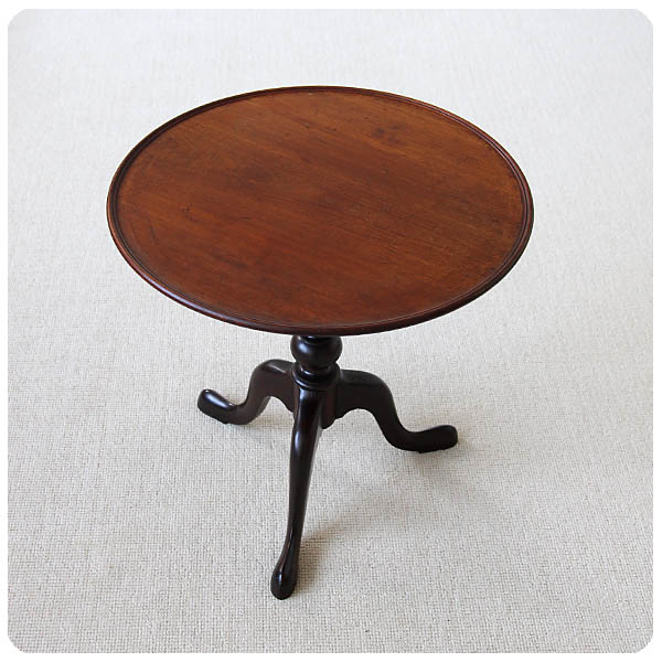 イギリス アンティーク ワインテーブル マホガニー インテリア 家具 店舗什器「トライポッドテーブル」Q-149