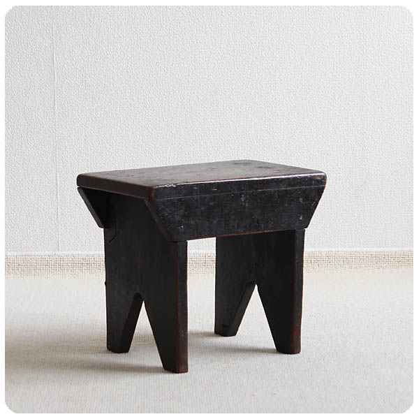 イギリス アンティーク ウッドスツール 古木 飾り台 踏み台 インテリア 家具 店舗什器「雰囲気パーフェクト」Q-167