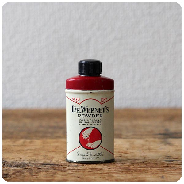 イギリス アンティーク缶 TIN ブリキ缶 小さな雑貨 ディスプレイ コレクターズアイテム【Dr. Wernet's Powder】Q-245