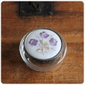 イギリス アンティーク 刺繍入りガラスジャー/パフガラスケース/小物入れ/英国製【REGENT OF LONDON】S-102