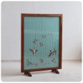イギリス アンティーク ファイヤースクリーン/刺繍/ガラス/鳥/パーテーション/衝立/家具【絵画のような暖炉カバー】T-549