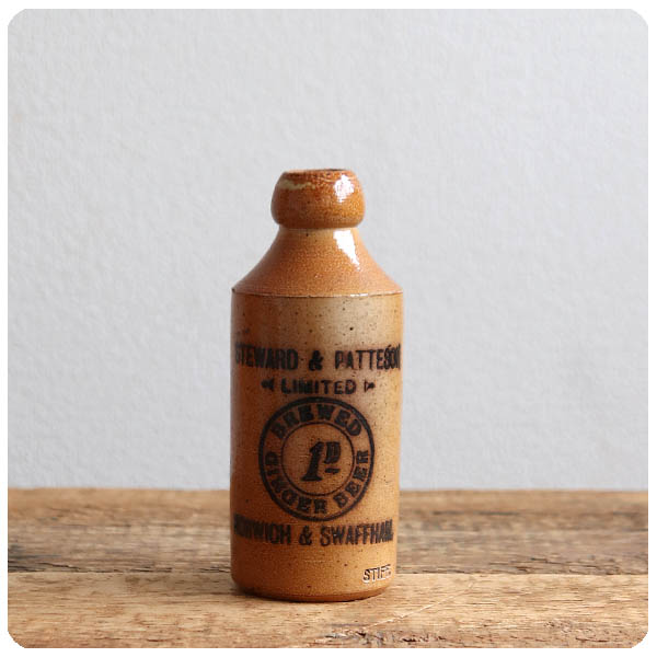 イギリス アンティーク ビアボトル 陶器 ビールボトル 花瓶 一輪挿し インテリア V-131