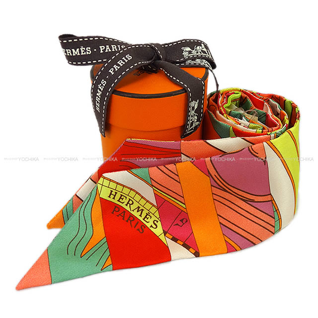 2017年秋冬 新作 HERMES エルメス ツイリー スカーフ "新なる占星術" ローズXコライユXヴェール シルク100% 新品