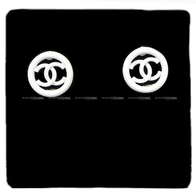 2019年春夏 新作 CHANEL シャネル マット ココマーク ラウンドフレーム ピアス 白(ホワイト) AB0985 新品