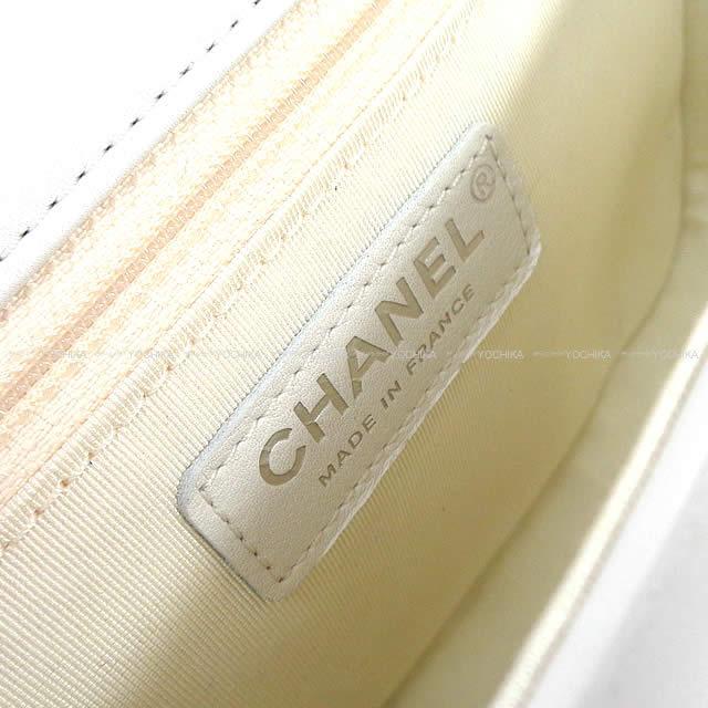 2019年春夏 新作 CHANEL シャネル マトラッセ ミニ パイピング チェーンショルダーバッグ 白(ホワイト)