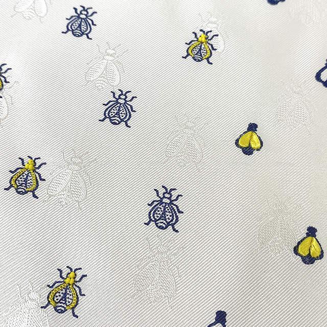 HERMES エルメス スカーフ カレ70 刺繍 ビーズ "プチ・アベイユ ブロード" アイボリー