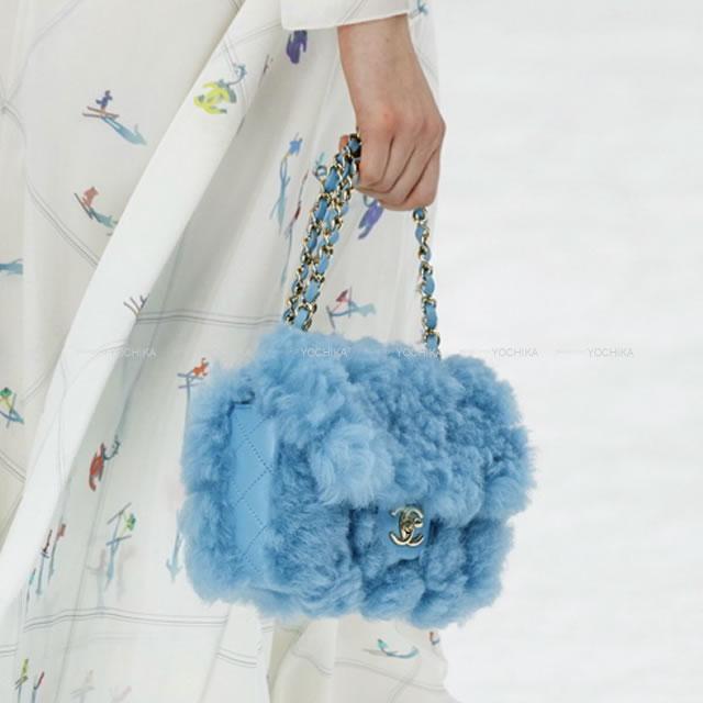 シャネル ミニマトラッセ 20 ファー チェーン ショルダーバッグ ブルー  
