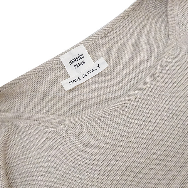 21年秋冬新作 Hermes エルメス ワンピース カレーシュ 刺しゅう入り ショートスリーブ ベルト付きニット 34 ベージュサラジン カシミヤ50 シルク50 新品未使用