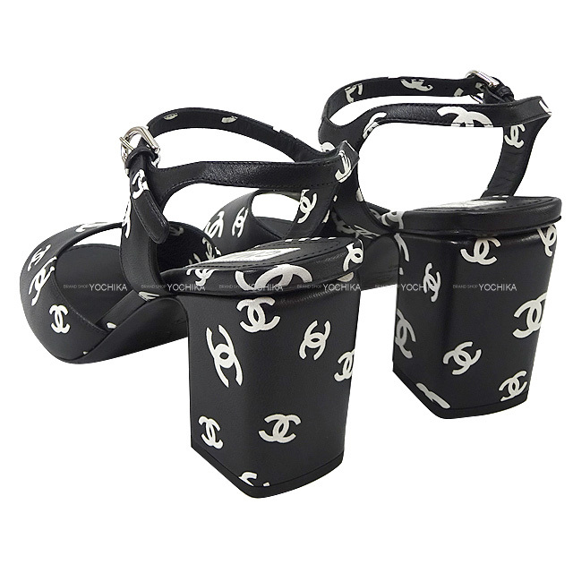 2022年春夏 CHANEL シャネル サンダル ココマーク ロゴ アンクルストラップ ヒール 黒 (ブラック)/白 (ホワイト) プリントラムスキン #38 シルバー金具 G38969 新品