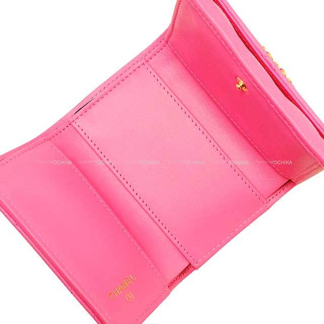 CHANEL シャネル 三つ折り財布 シャネル19 マトラッセ チェーン ココ 