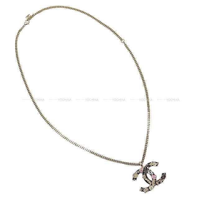 アイコニックな存在感【CHANEL】ブラックカメリア チャーム 2024秋新作バッグ】「シャネル（CHANEL）」アイコニックなバッグ