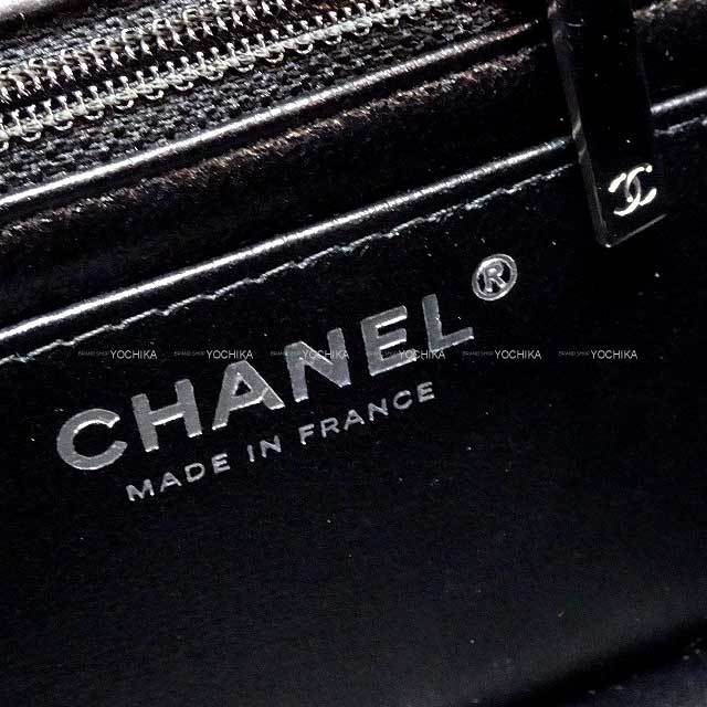 CHANEL(シャネル) ショルダーバッグ ミニマトラッセ 黒×白×マルチ チェーンショルダー/シルバー金具/ココマーク/メダルチェーン CHANEL（シャネル） マトラッセ ココマーク チェーンクラッチ