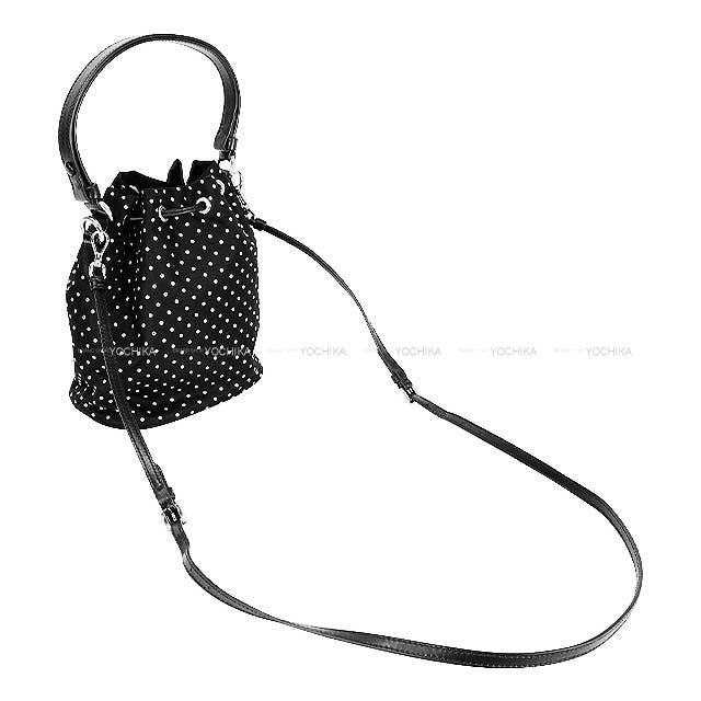 VIP☆関税・送料込み【PRADA】スタッズ付 Re-Nylon ミニバッグ スタッズ PRADA RE NYLON(プラダ リナイロン) - 海外通販のBUYMA