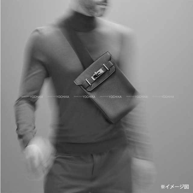 新品同様 エルメス HERMES アッカドPM W刻印 ワンショルダーバッグ ブラック トゴ 新型 シルバー金具 中古 4b014069 HERMES エルメス ショルダーバッグ アッカド PM 黒 (ブラック) トゴ
