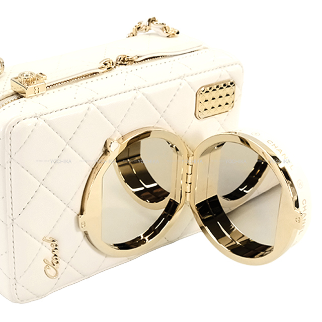 CHANEL 新品　ラムスキン　カメラケース　マトラッセ　ショルダーバッグ CHANEL シャネル ショルダーバッグ ココマーク マトラッセ カメラ