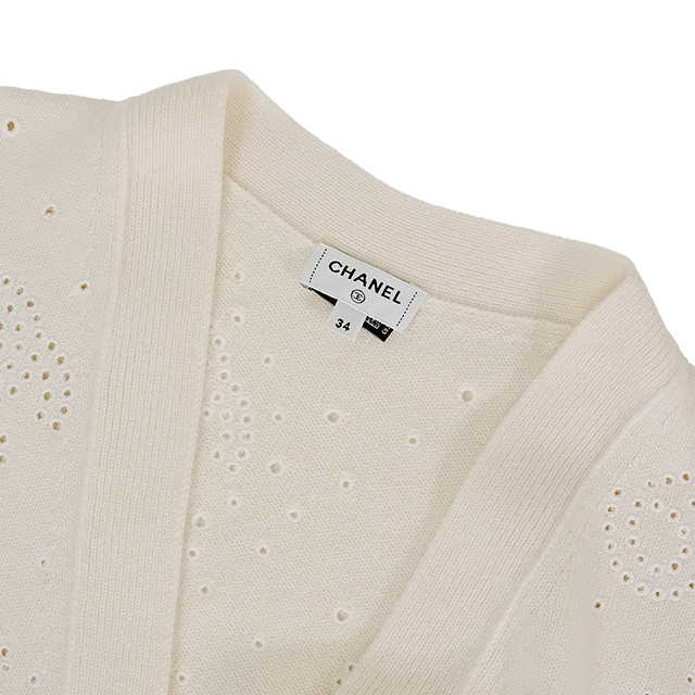 CHANEL ココボタン カシミア アイボリー カーディガン 34 長袖 CHANEL - 【返品可】CHANEL シャネル ココボタン カーディガン