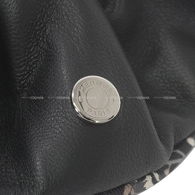 HERMES エルメス シュシュ クラウディア セリエチャーム付 黒 新品未使用 HERMES - HERMES エルメス シュシュ クラウディア セリエ