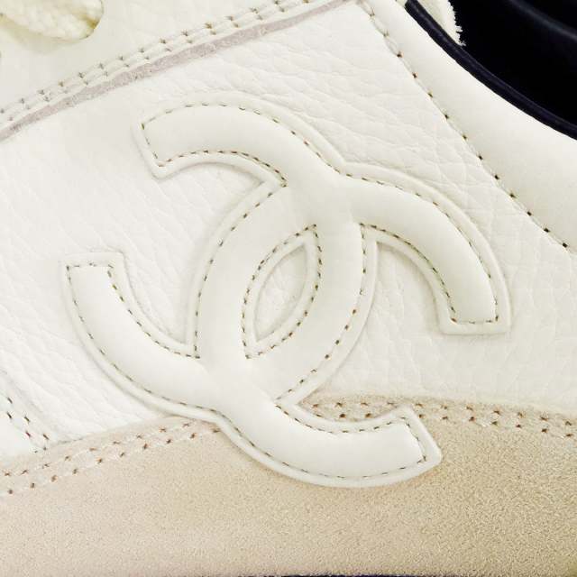 CHANEL シャネル 靴 スニーカー ココマーク 異素材 白 (ホワイト)/黒