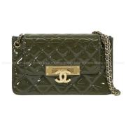 シャネル CHANEL 一覧｜マトラッセ、ココマークなど、新品から入手困難