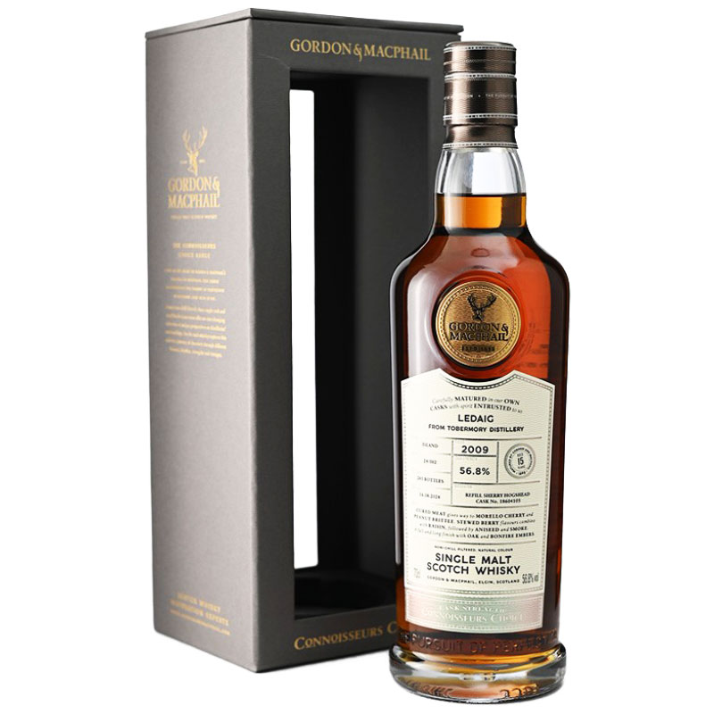 塩漬け肉、モレロチェリー、オレンジの果皮、煮込んだベリー、リッチな