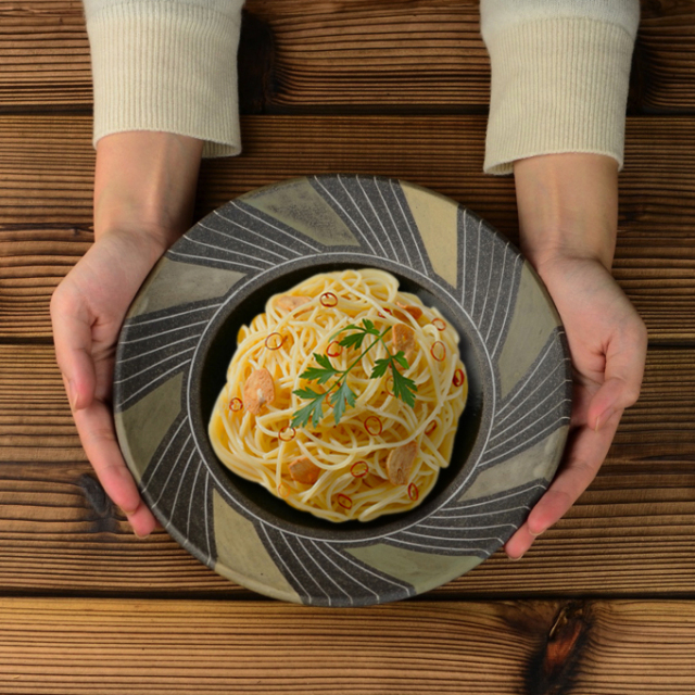 悟窯_中皿(彩色線象嵌)