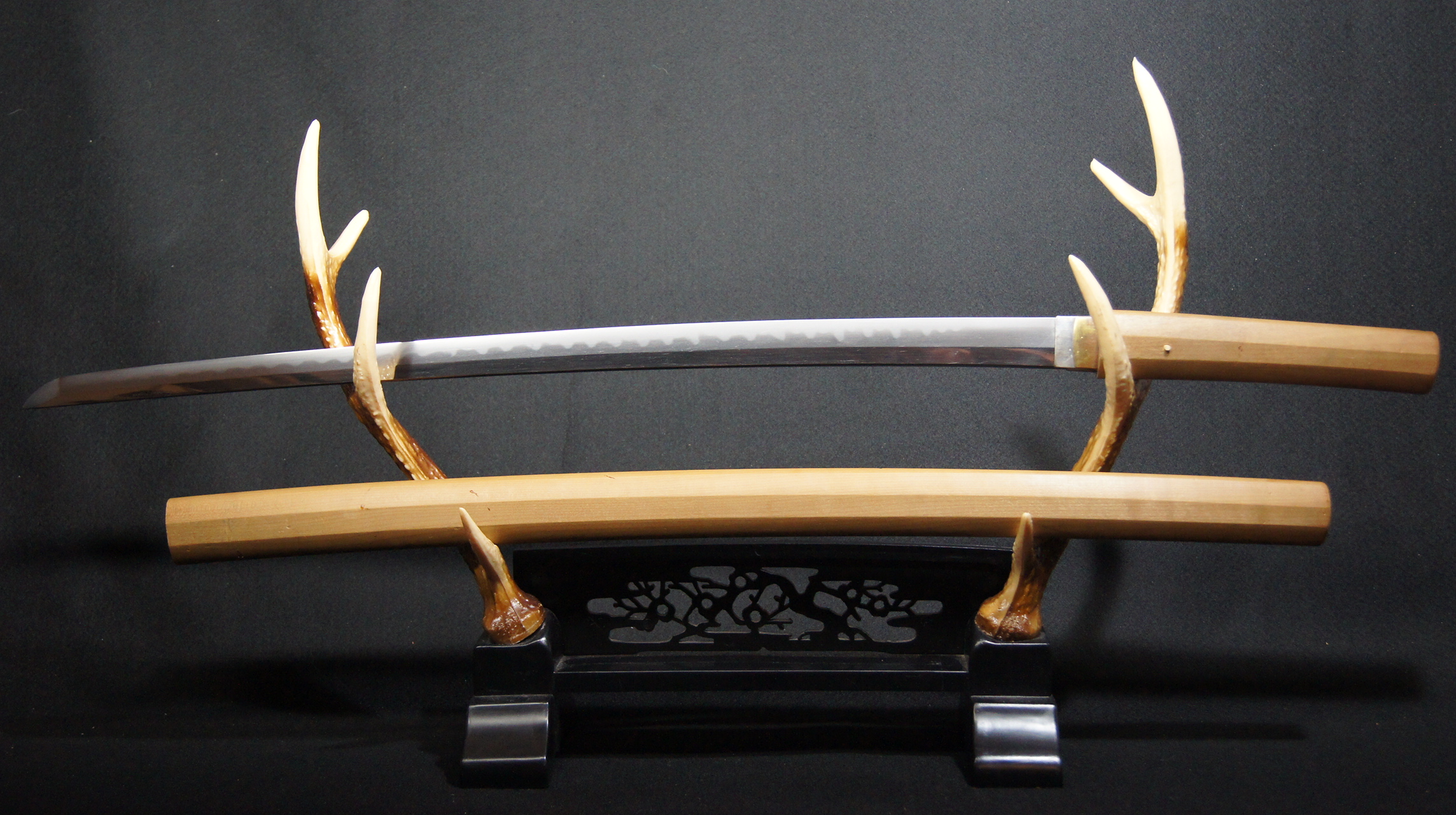 日本刀 珍品 銘：【大和守藤原金蔵】 在銘 刀 64.2ｃｍ　刀身629ｇ 貴重な一品 現存数少ない