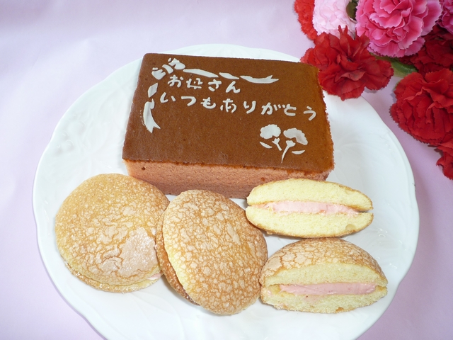 母の日　苺カステラ・苺ブッセ