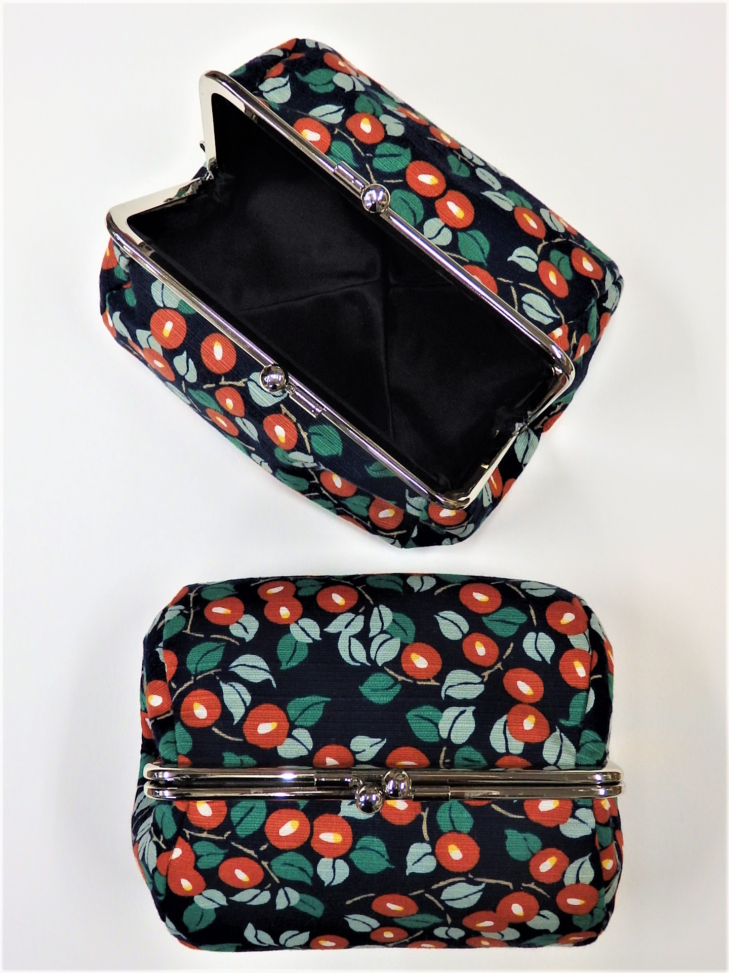 化粧ポーチ「小椿(紺）」